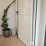 아파트 Andra Sarandë